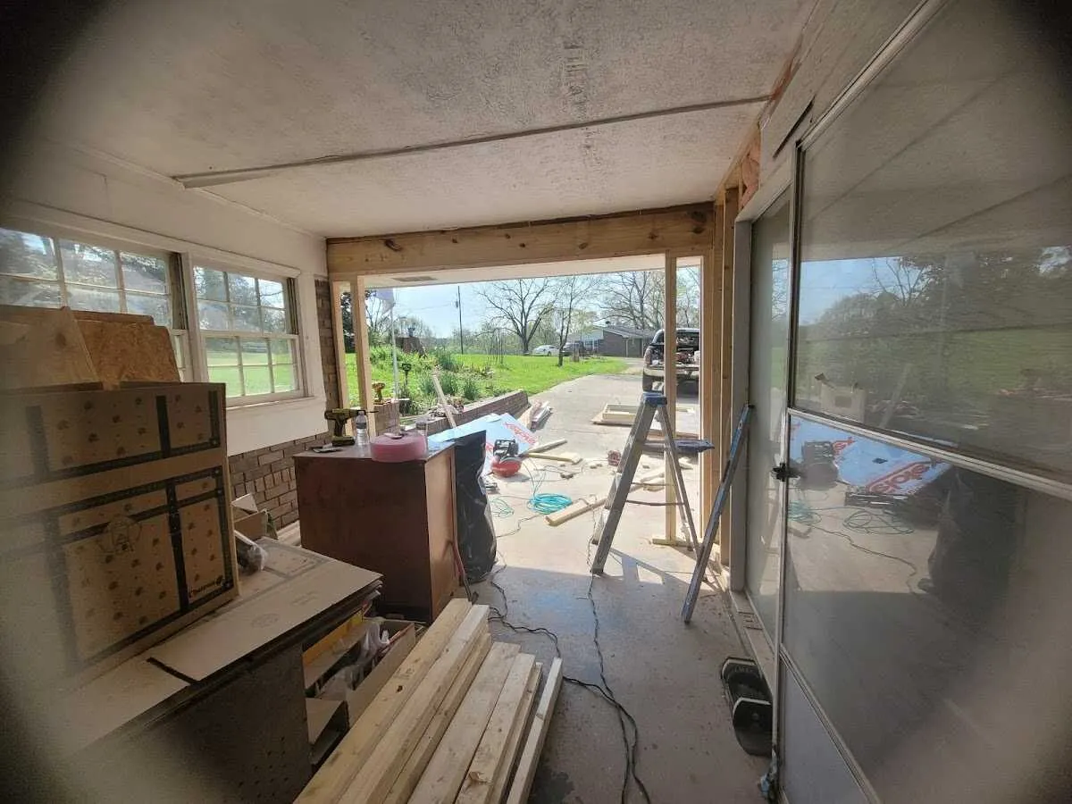 Air movers and dehumidifier for Water Mitigation Services in West Manheim